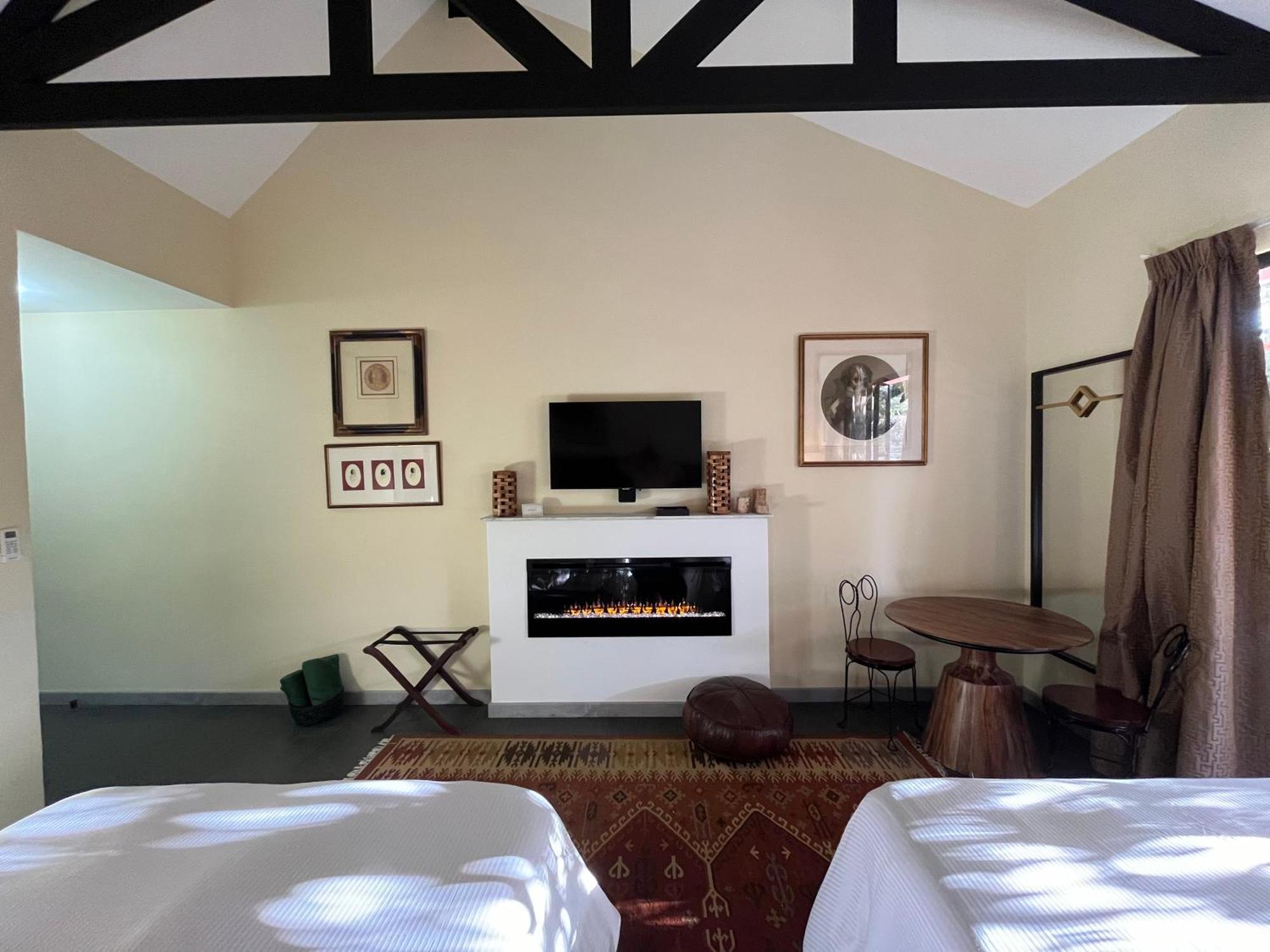 Boutique Hotel La Casona Valle de Angeles Bagian luar foto